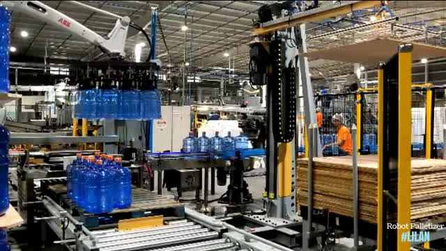 LIVE video :5 Gallon robot palletizer #palletizer #factory #foryou #packingline