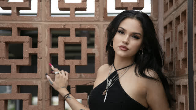 ❤ Maggie Lindemann - She Knows It  ❤