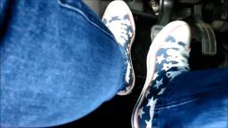 Jana drives the car with her Converse All Star Chucks high blue with stars trailer