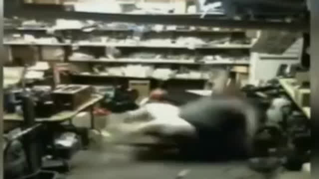 Fat guy breaks chair and falls off