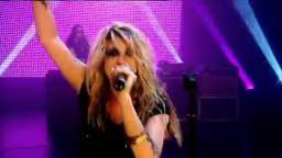 Ke$ha - Dinosaur / Blah Blah Blah (Live from London)