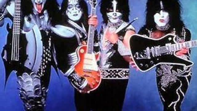 Kiss Topic: Talking About the Gold Strutter Record's (Why is it this bad?)