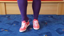 Jana shows her Adidas Gazelle pink