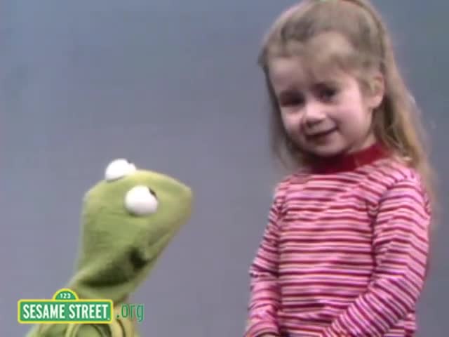 Sesame Street Kermit and Joey Say the Alphabet