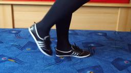 Jana shows her Adidas Neo Ballerinas Selena Gomez shiny black and silver