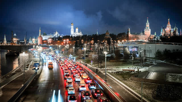 Moscow streets - before Putin and under Putin.