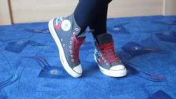 Jana shows her Converse All Star Chucks hi dark grey with converse graffiti