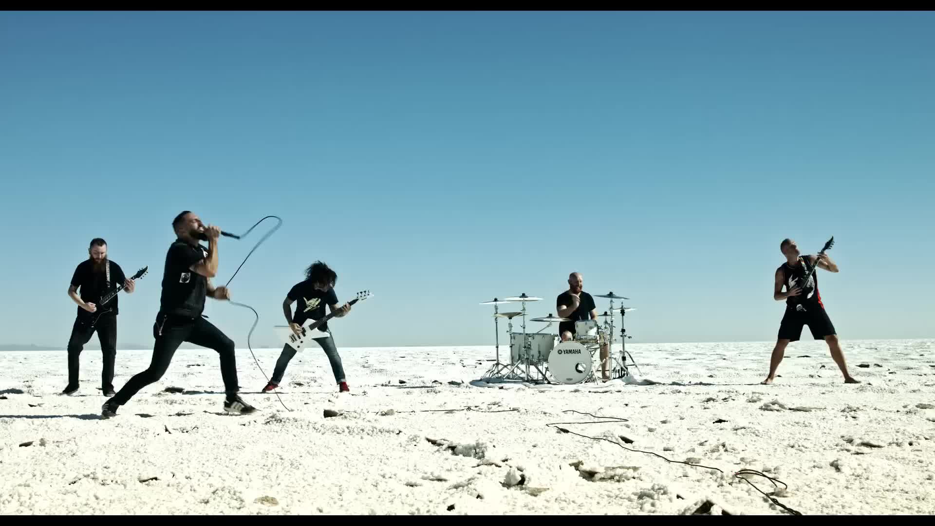 Killswitch Engage - Cut Me Loose (OFFICIAL VIDEO)